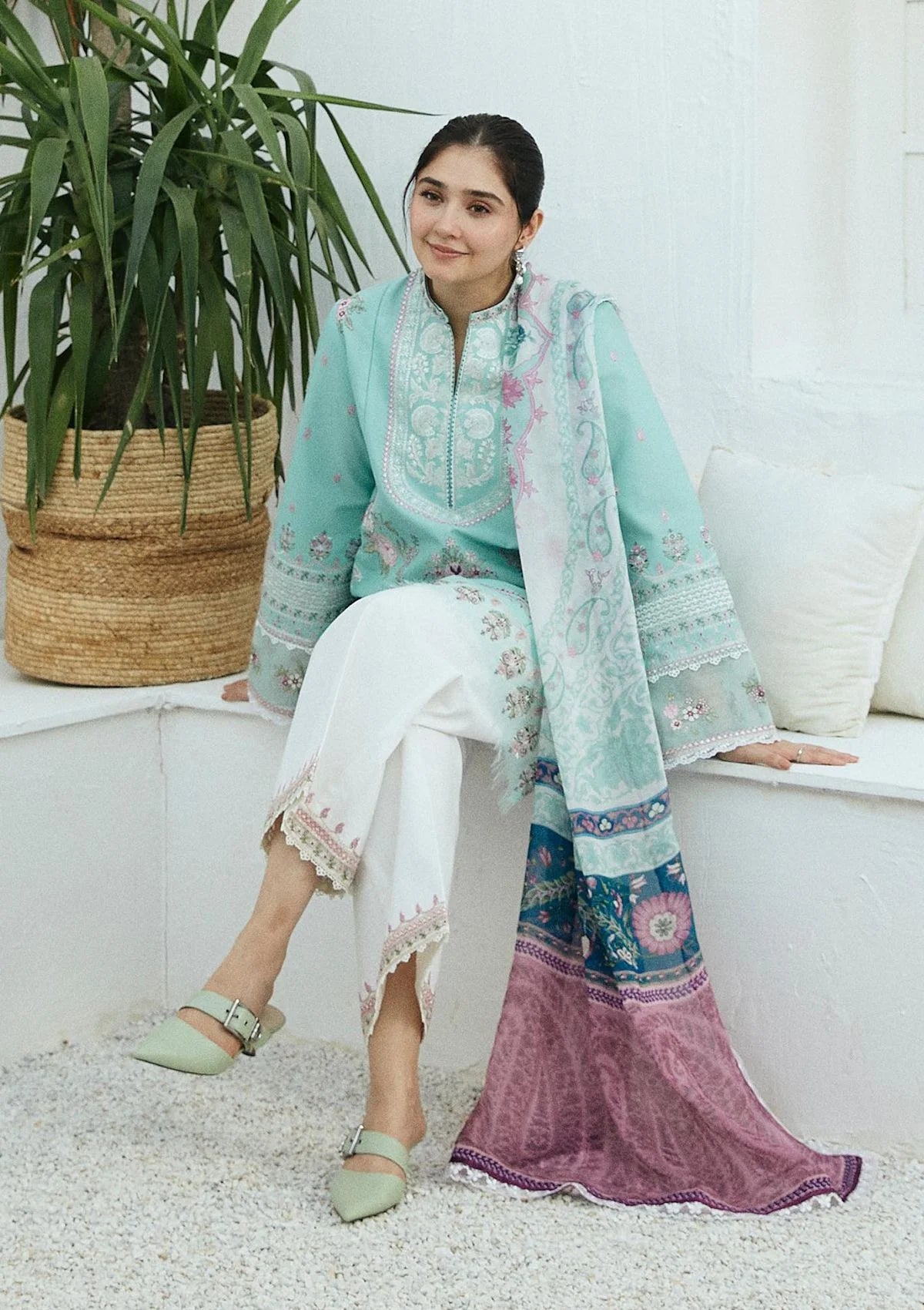 ZARA SHAHJAHAN Winter 3PC Dhanak Embroidered Suite -AC0726