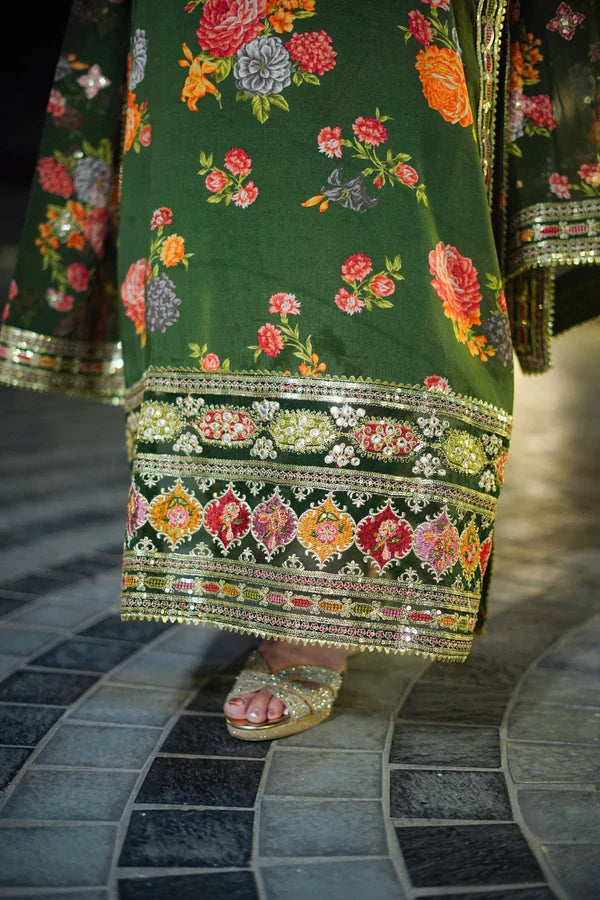 ZAINAB CHOTANI  Winter 3pcs Silk Embroidered Suite- AC055