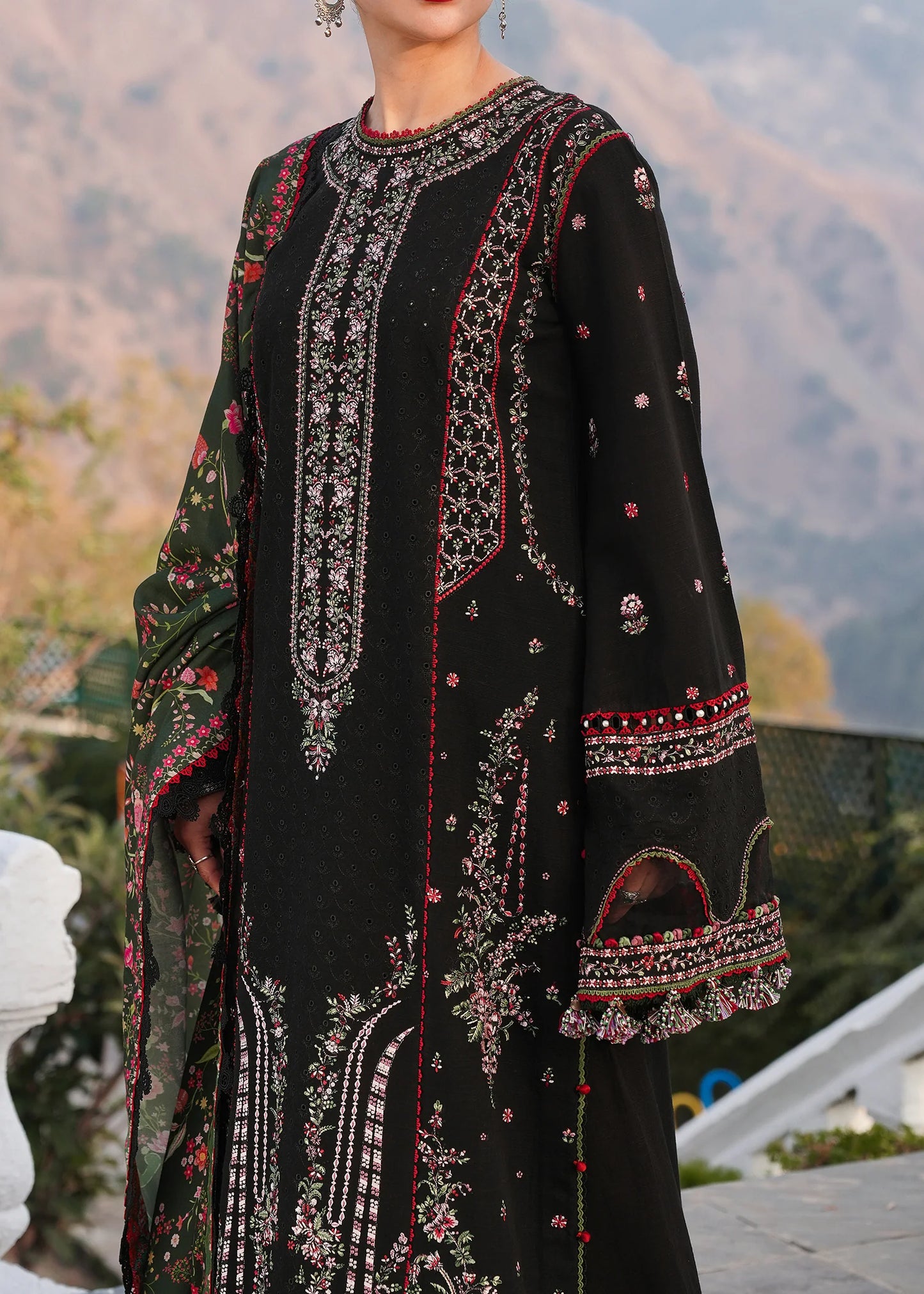 Hussain Rehar Winter Embroidered 3pc Dhanak Suite -AC0710