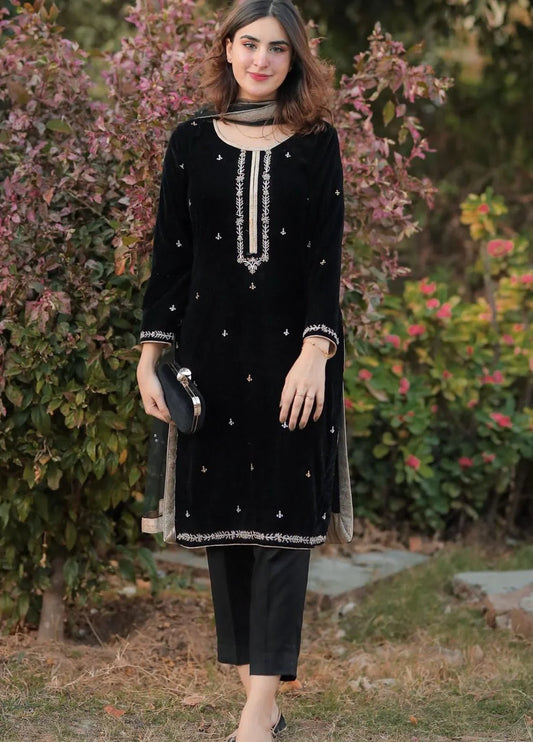 SIDRA MUMTAZ  Winter 3PC Valvet Front Full Embroidered Suite -AC0456